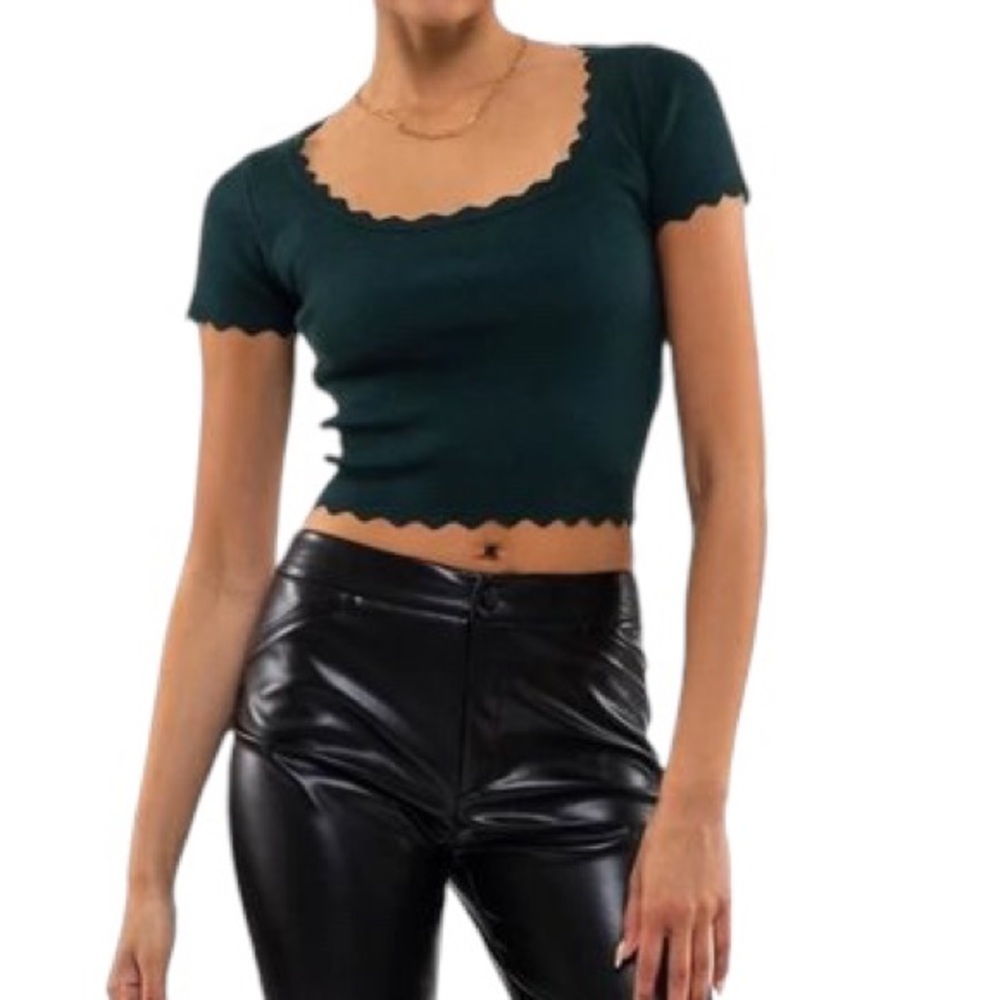The Workshop Forest Green Scalloped Edge Cropped Sweater Shirt Top — Size L